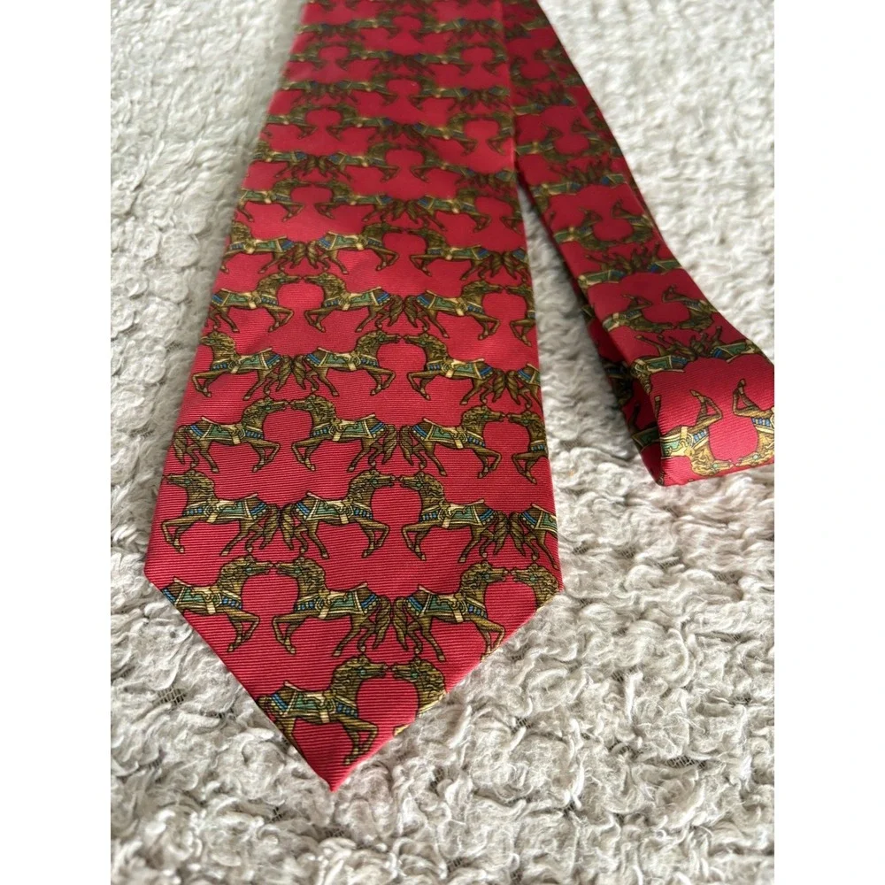 Vtg Huntington Art Deco Regal Horse Equestrian Red Silk Tie USA 90s 3.7x60